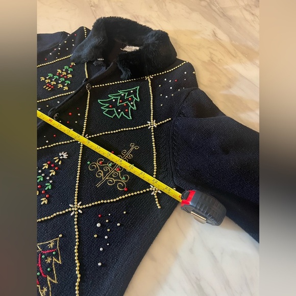 Dealers & Damons Vintage Faux Fur Collar Christmas Button Cardigan Beaded Size L - Picture 8 of 9